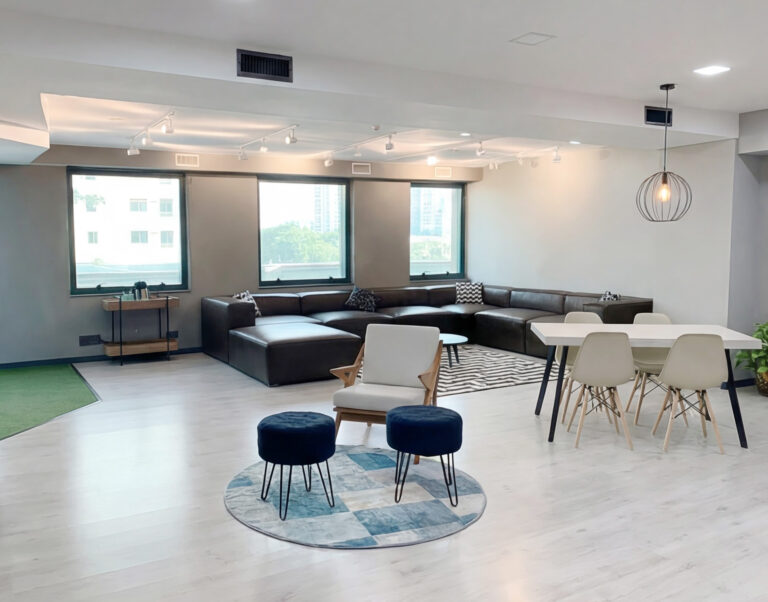 coworking-Rua-Funchal-05-768x602 (1).jpg (1)